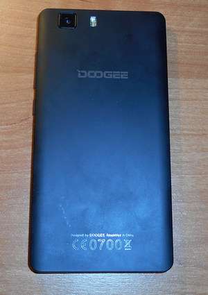Смартфон Doogee X5 дешево і не сердито