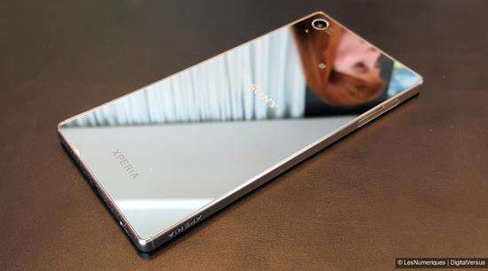 Sony Xperia Z5 смартфон з неймовірним екраном