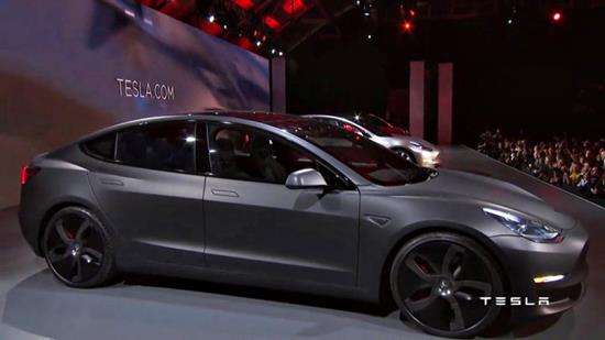 Показаний новий електромобіль Tesla Model 3