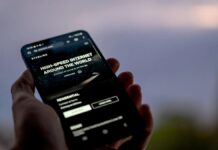 Tesla подає патент на готовий до супутникового зв’язку дах автомобіля, натякаючи на можливу інтеграцію Starlink