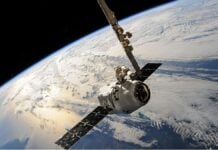 Starlink і китайські супутники уникли зіткнення на орбіті