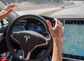 Tesla Отстранена от Бизнеса в Калифорнии из-за Маркетинга “Автопилота”