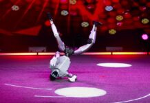 Танцюючий робот влаштував хаос у ресторані гарячих горщиків у Каліфорнії