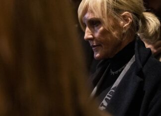 Brockovich zwraca uwagę na sztuczną inteligencję