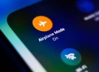 Por qué no se pueden usar teléfonos móviles en los aviones en EE. UU.