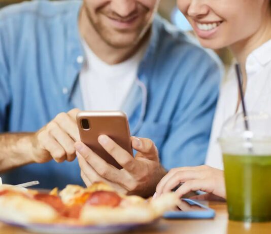 Proč jazyk sociálních médií utváří vaši digitální realitu
